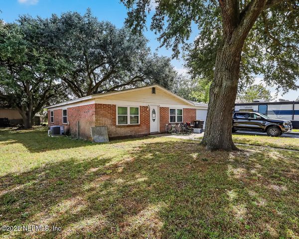 785 GLORIA Drive, Jacksonville, FL 32221