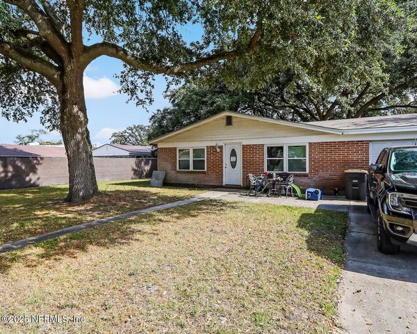 785 GLORIA Drive, Jacksonville, FL 32221