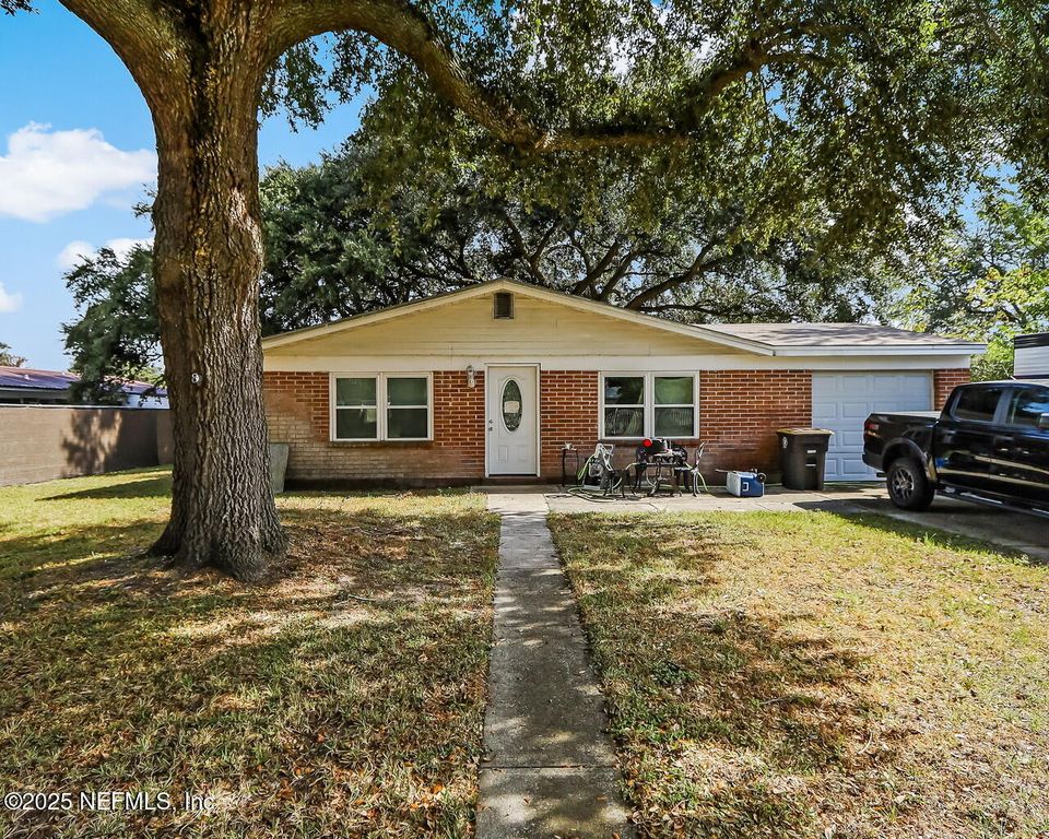 785 GLORIA Drive, Jacksonville, FL 32221