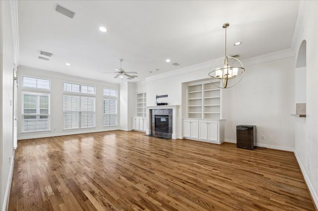 612 Leverkuhn Street, Houston, TX 77007