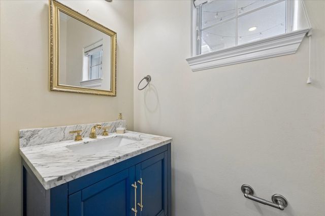 612 Leverkuhn Street, Houston, TX 77007