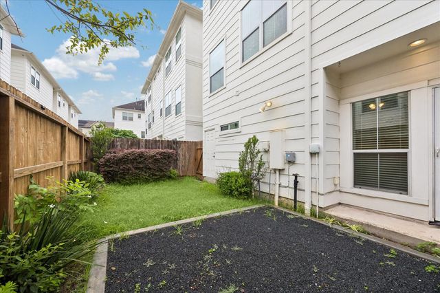 612 Leverkuhn Street, Houston, TX 77007