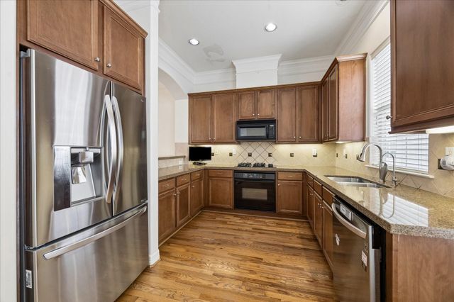 612 Leverkuhn Street, Houston, TX 77007