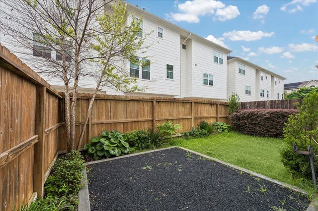 612 Leverkuhn Street, Houston, TX 77007