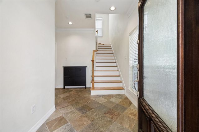 612 Leverkuhn Street, Houston, TX 77007