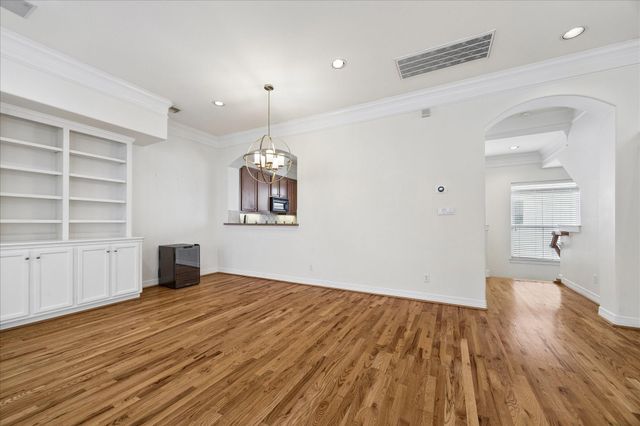612 Leverkuhn Street, Houston, TX 77007