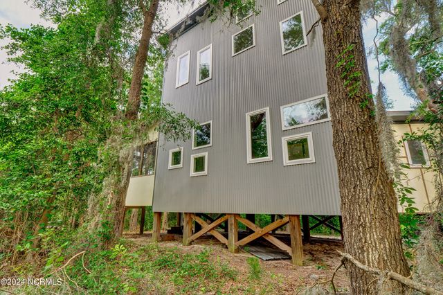 1801 Us Highway 421 N, Wilmington, NC 28401