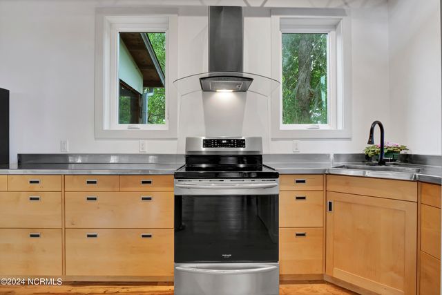 1801 Us Highway 421 N, Wilmington, NC 28401