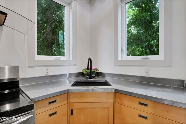 1801 Us Highway 421 N, Wilmington, NC 28401