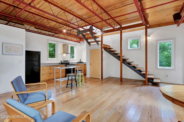 1801 Us Highway 421 N, Wilmington, NC 28401