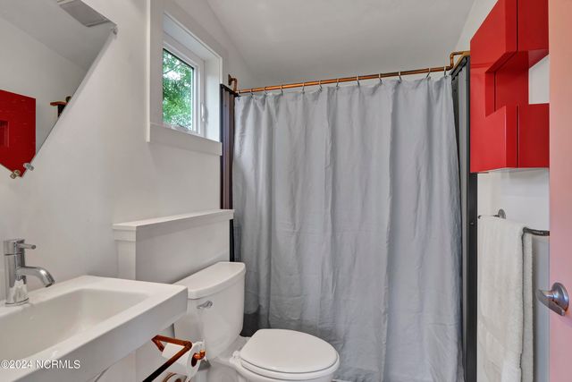 1801 Us Highway 421 N, Wilmington, NC 28401