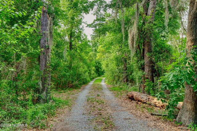 1801 Us Highway 421 N, Wilmington, NC 28401