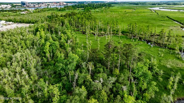 1801 Us Highway 421 N, Wilmington, NC 28401