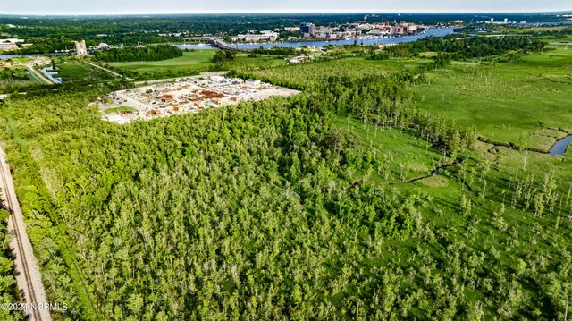 1801 Us Highway 421 N, Wilmington, NC 28401