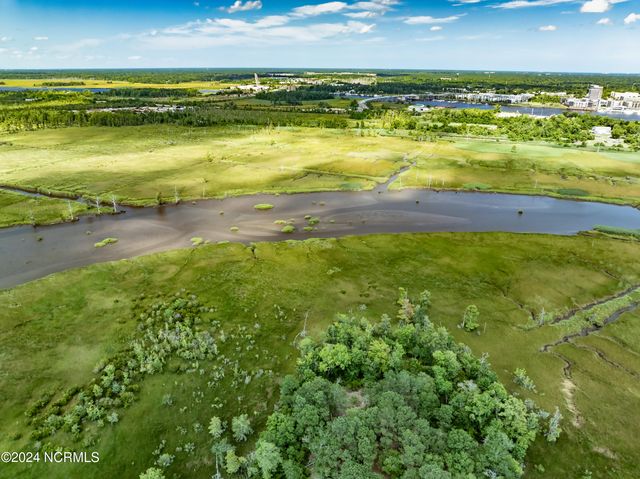 1801 Us Highway 421 N, Wilmington, NC 28401