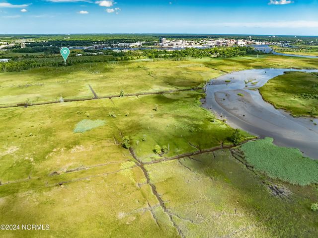 1801 Us Highway 421 N, Wilmington, NC 28401