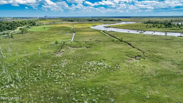 1801 Us Highway 421 N, Wilmington, NC 28401