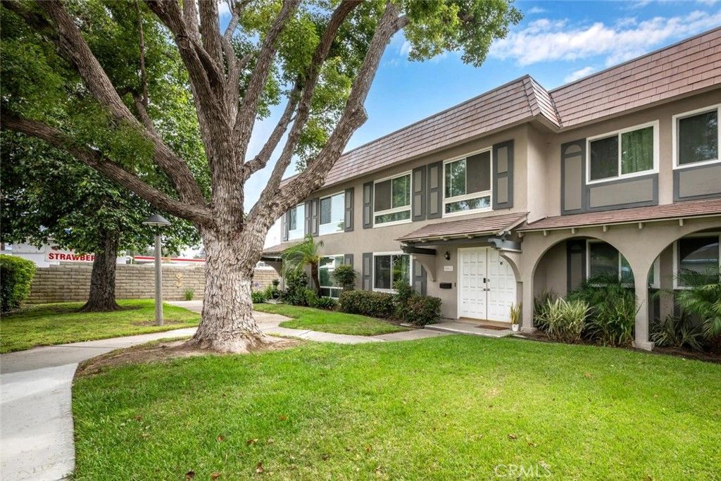Image 3 of property listing at 10018 Bloomfield, Cypress, CA 90630
