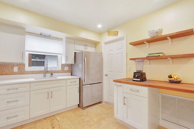 721 N Lakeside Drive, Lake Worth Beach, FL 33460