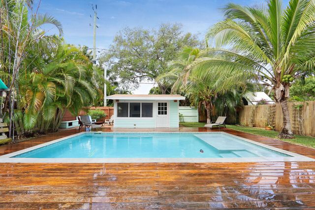 721 N Lakeside Drive, Lake Worth Beach, FL 33460