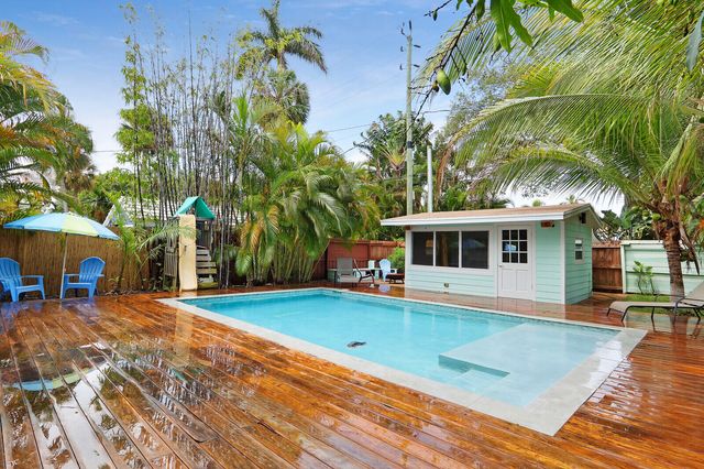 721 N Lakeside Drive, Lake Worth Beach, FL 33460