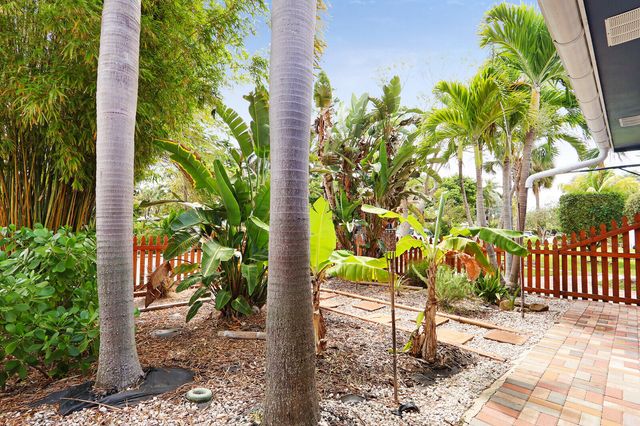 721 N Lakeside Drive, Lake Worth Beach, FL 33460