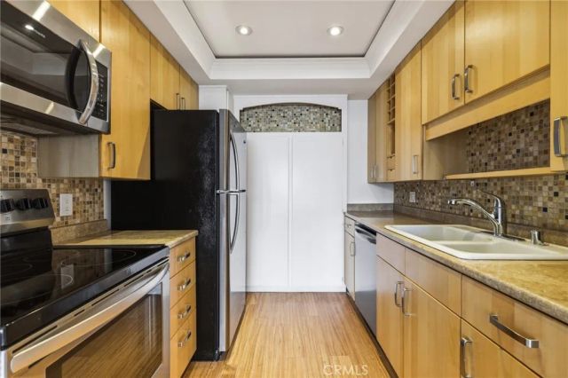 12720 Burbank Boulevard 205, Valley Village, CA 91607