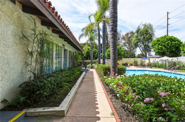 12720 Burbank Boulevard 205, Valley Village, CA 91607