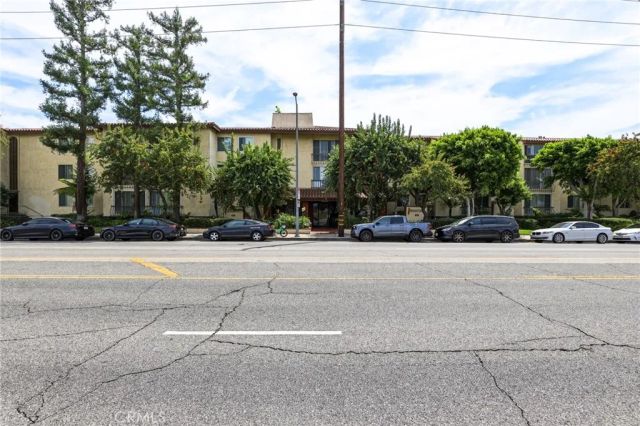 12720 Burbank Boulevard 205, Valley Village, CA 91607
