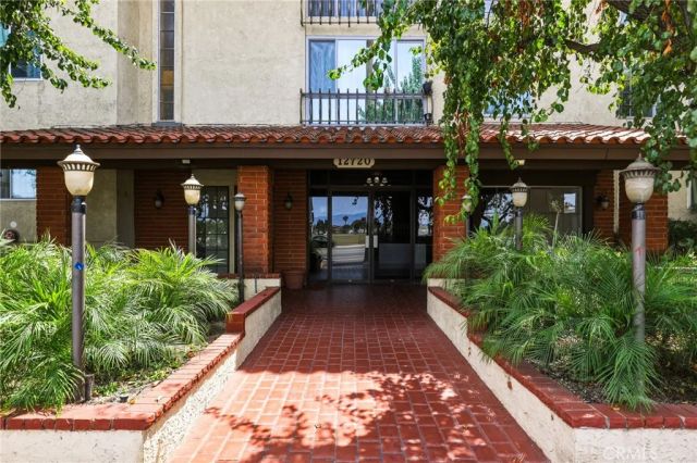 12720 Burbank Boulevard 205, Valley Village, CA 91607
