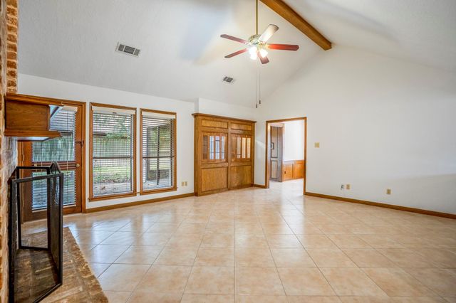 38 Devonshire Drive, Conroe, TX 77304