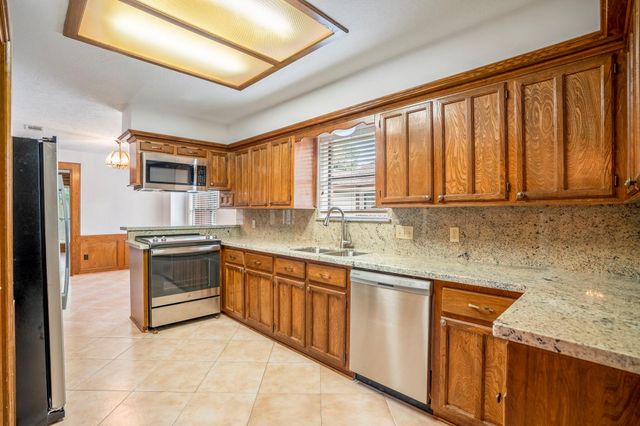 38 Devonshire Drive, Conroe, TX 77304