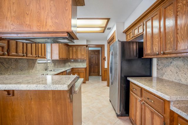 38 Devonshire Drive, Conroe, TX 77304