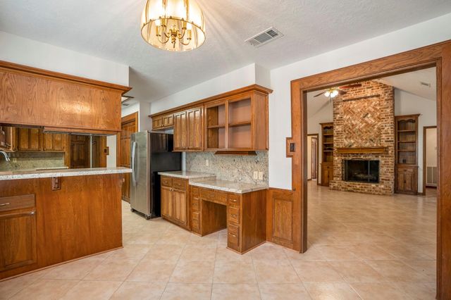 38 Devonshire Drive, Conroe, TX 77304