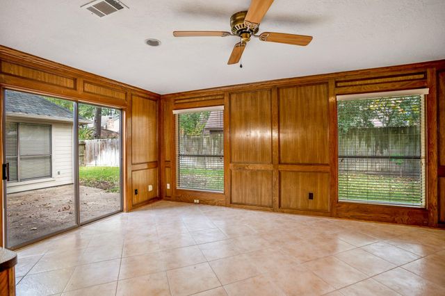 38 Devonshire Drive, Conroe, TX 77304