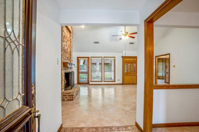 38 Devonshire Drive, Conroe, TX 77304