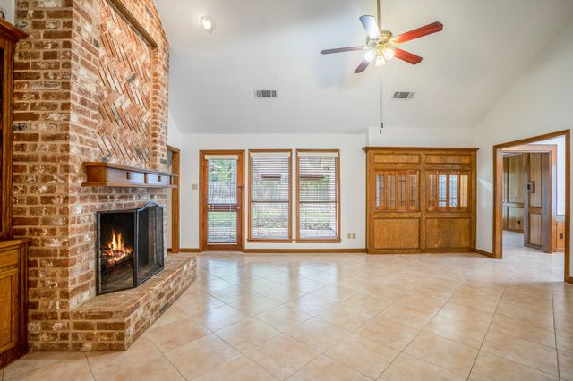38 Devonshire Drive, Conroe, TX 77304