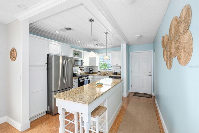 6075 SHORE BOULEVARD S 215, Gulfport, FL 33707
