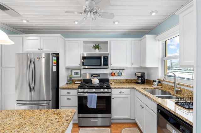 6075 SHORE BOULEVARD S 215, Gulfport, FL 33707