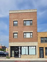 2350 W Grand Avenue W 3F, Chicago, IL 60622