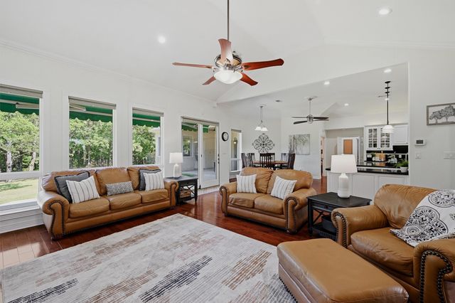 171 Briar Creek Road, Whitesboro, TX 76273