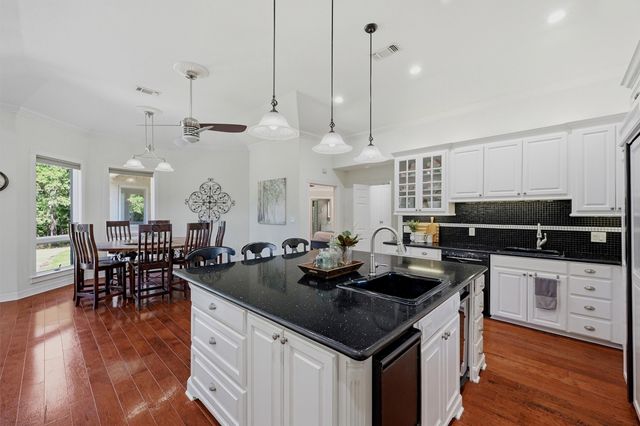 171 Briar Creek Road, Whitesboro, TX 76273