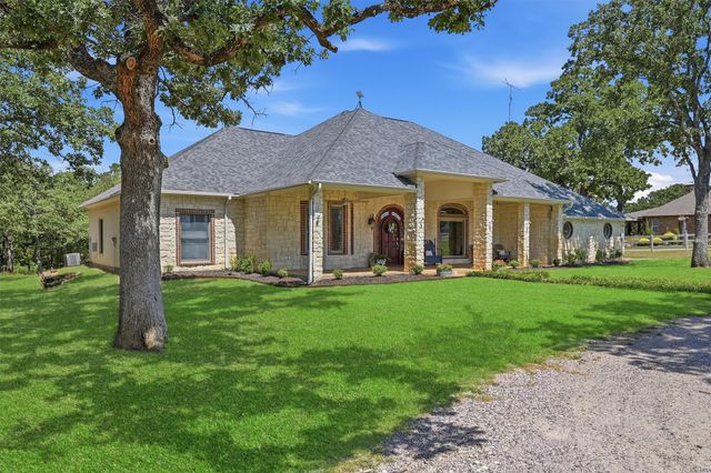 171 Briar Creek Road, Whitesboro, TX 76273