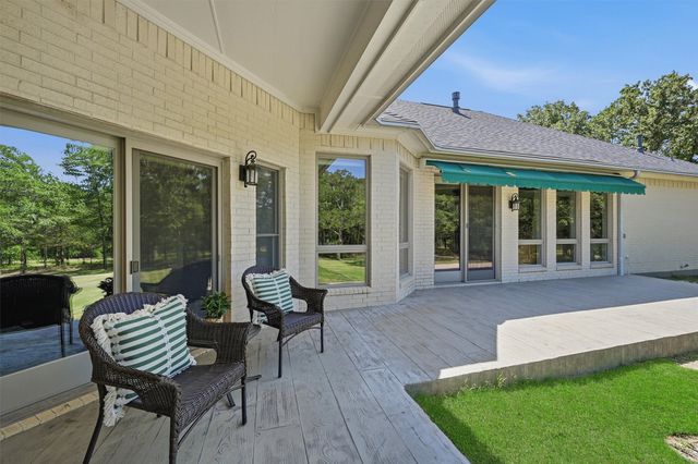 171 Briar Creek Road, Whitesboro, TX 76273