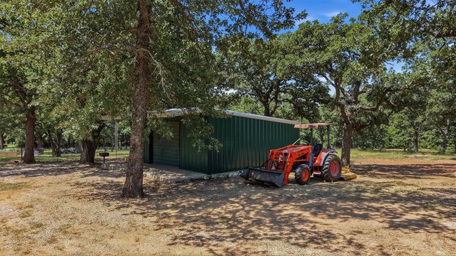 171 Briar Creek Road, Whitesboro, TX 76273