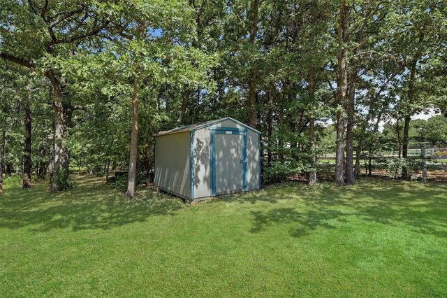 171 Briar Creek Road, Whitesboro, TX 76273