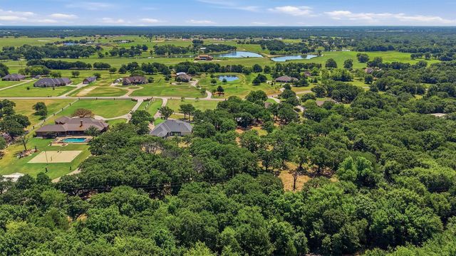 171 Briar Creek Road, Whitesboro, TX 76273