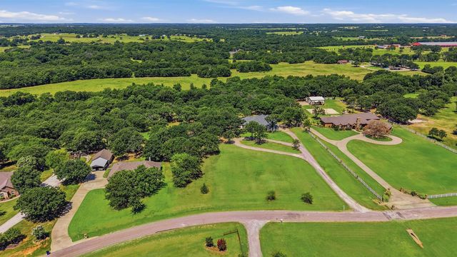 171 Briar Creek Road, Whitesboro, TX 76273
