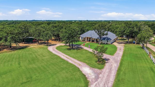 171 Briar Creek Road, Whitesboro, TX 76273