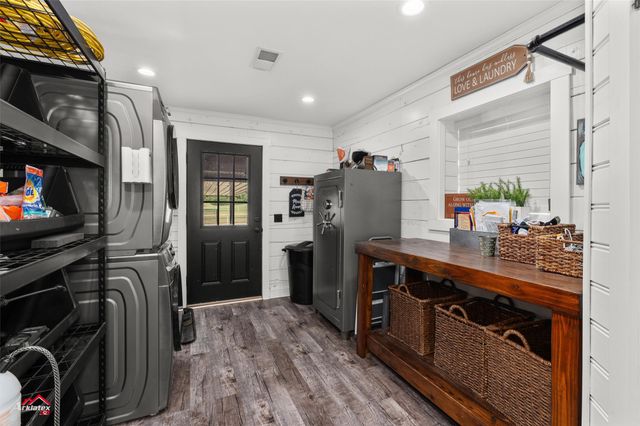 10073 Ferry Lake Road, Oil City, LA 71061